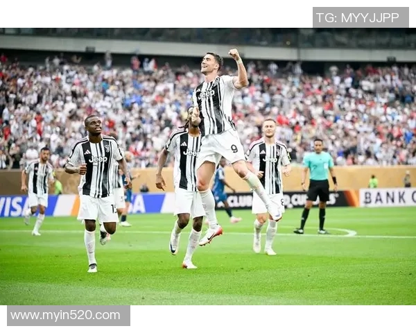 2000年皇马与尤文图斯巅峰对决回顾足球历史经典瞬间 2000年皇马与尤文图斯巅峰对决回顾足球历史经典瞬间