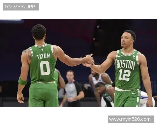 303国王队与湖人队激战正酣谁能在这场对决中笑到最后