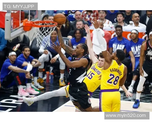 湖人勇士历史交手回顾与分析揭示两队对决的精彩瞬间与战术演变 湖人勇士历史交手回顾与分析揭示两队对决的精彩瞬间与战术演变