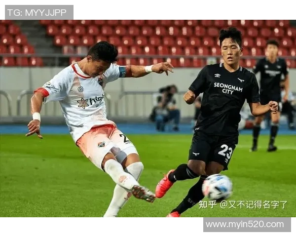 蔚山现代与济州联激战正酣期待精彩对决再掀足球热潮